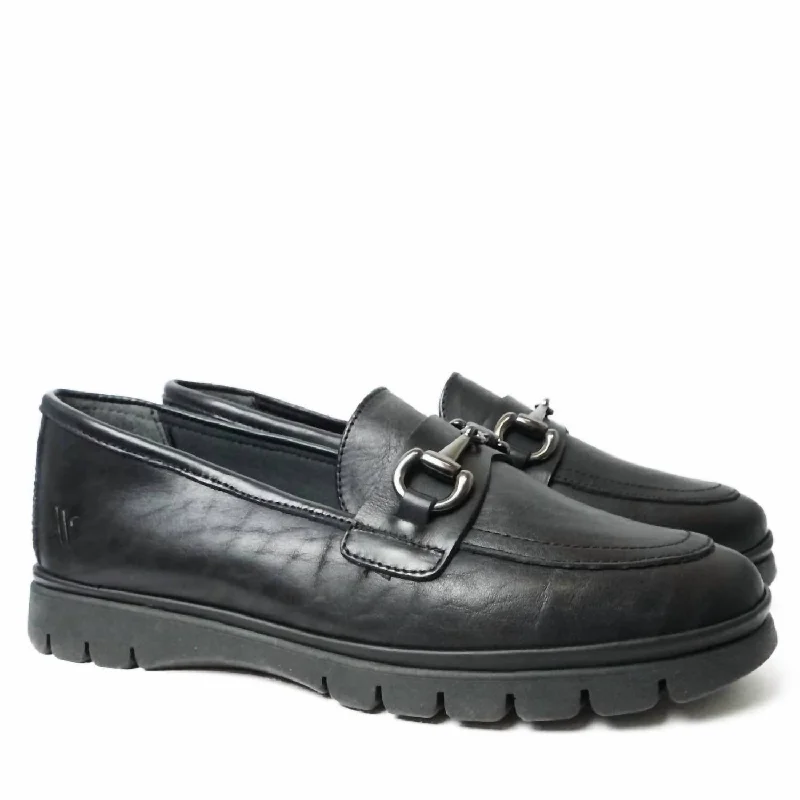 Women's Chic Too Loafer In Black