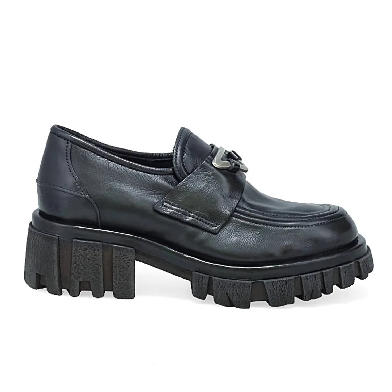 Women's Harpie Lug Sole Oxford Shoes In Black