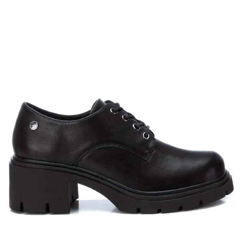 Women's Lace-Up Shoes In Black