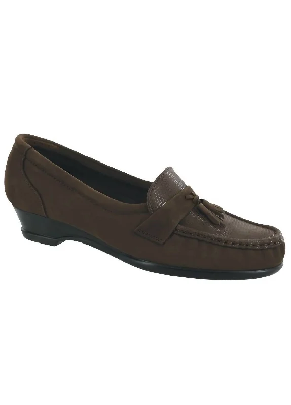 Taylor Slip On Wedge - Medium In Brown Turf