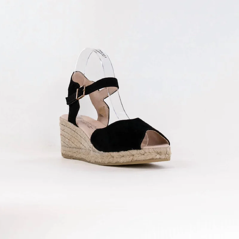 Women's Roundy Sandal In Black